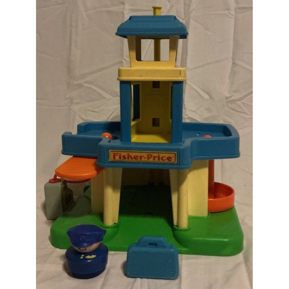 Vintage 1990 Fisher Price Little People #2558 Airport Building With Person & Bag